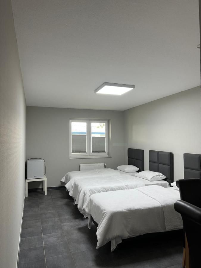 Motel Am Outletcenter 노이뮌스터 외부 사진